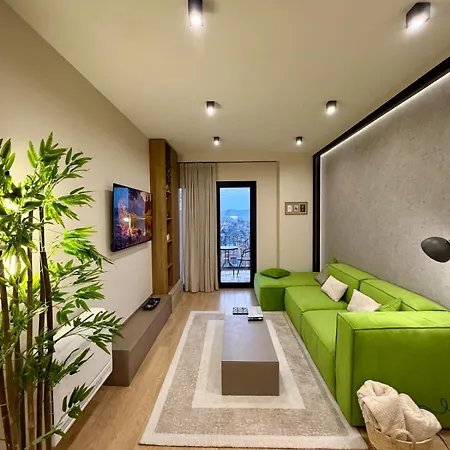 アパート Skyline 18 View Apartment, Balcony & Parking