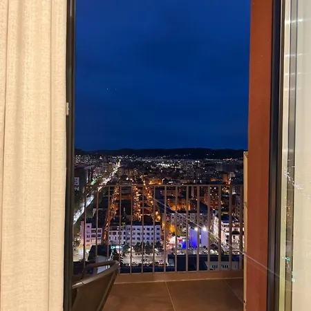 Skyline 18 View Apartment, Balcony & Parking *