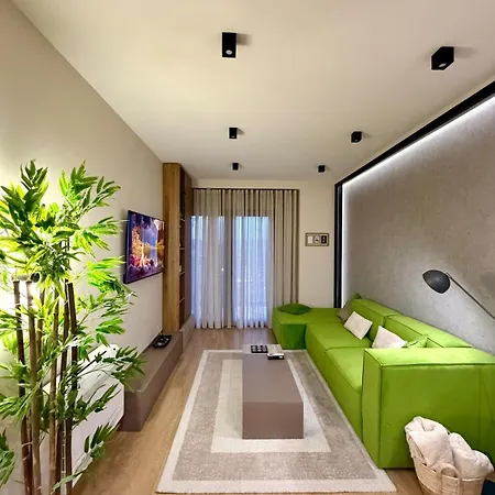 Daire Skyline 18 View Apartment, Balcony & Parking