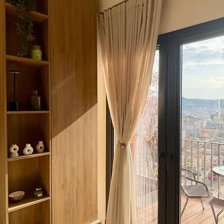 Skyline 18 View Apartment, Balcony & Parking Daire Tiran