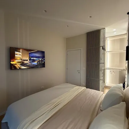 Skyline 18 View Apartment, Balcony & Parking *