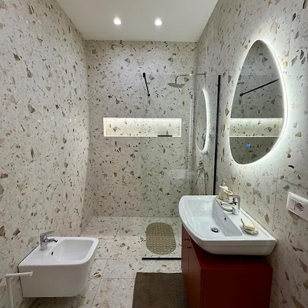 Skyline 18 View Apartment, Balcony & Parking Daire Tiran