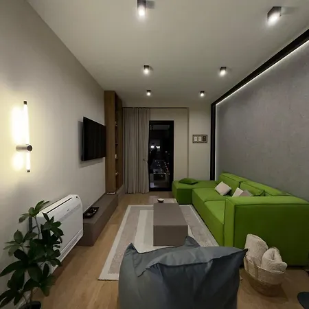 Skyline 18 View Apartment, Balcony & Parking