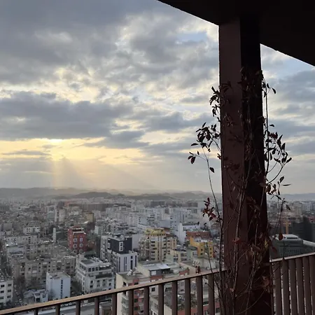 Skyline 18 View Apartment, Balcony & Parking アパート